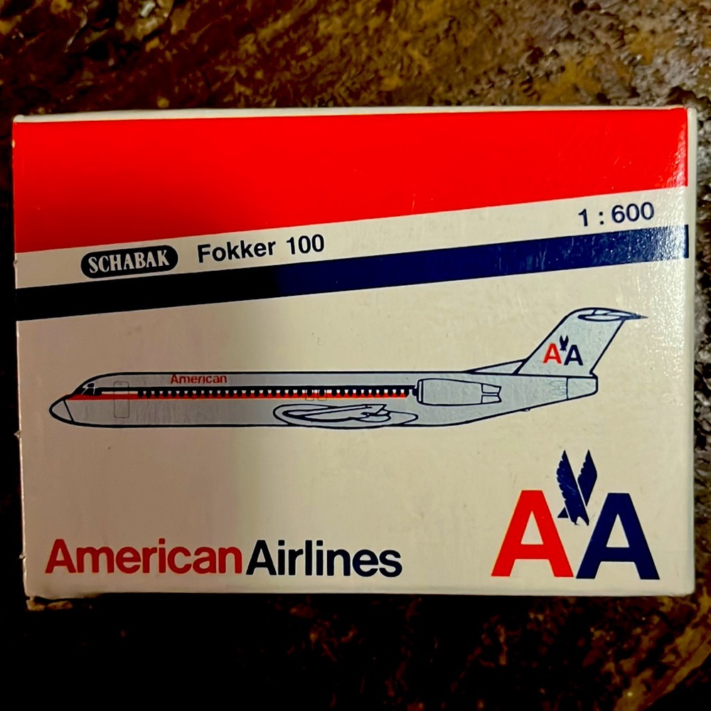 American Airlines Fokker 100 Model Scale 1:600 by Shabak